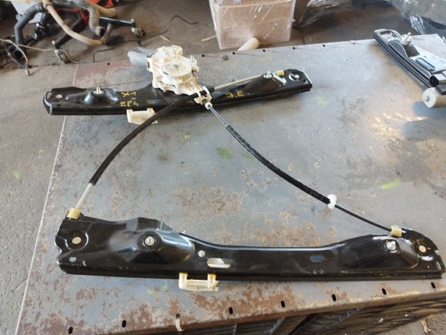 bontott BMW X1 Jobb első Ablakemelő Szerkezet (Elektromos)