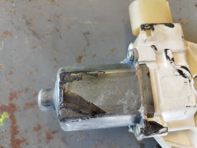 bontott BMW X1 Jobb első Ablakemelő Szerkezet (Elektromos)