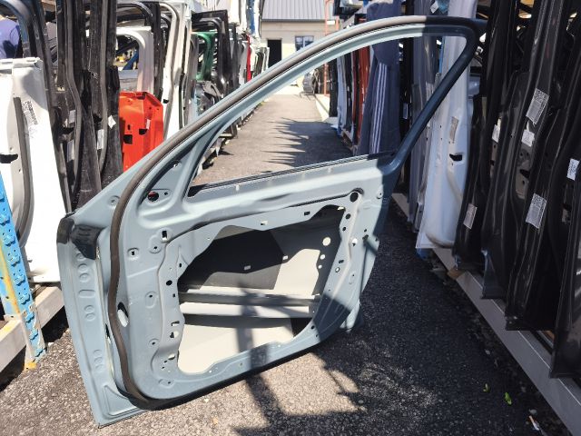 bontott BMW X1 Jobb első Ajtó (Üres lemez)