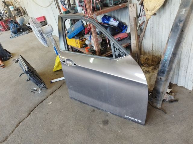 bontott BMW X1 Jobb első Ajtó (Üres lemez)