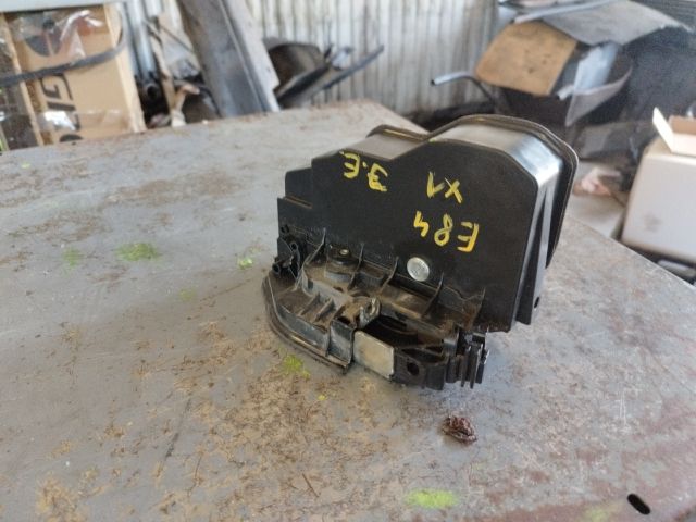 bontott BMW X1 Jobb első Ajtózár