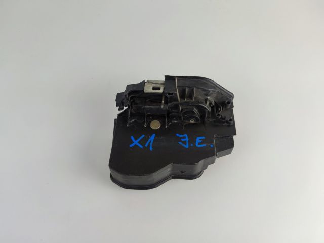 bontott BMW X1 Jobb első Ajtózár