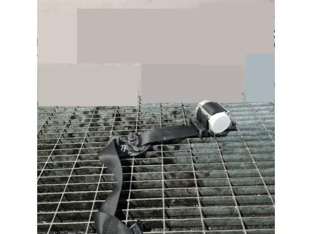 bontott BMW X1 Jobb első Biztonsági Öv