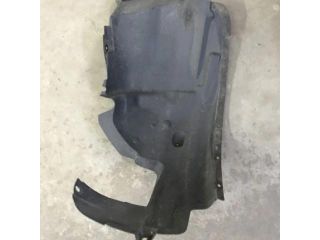 bontott BMW X1 Jobb első Dobbetét (Kerékjárati, Műanyag)