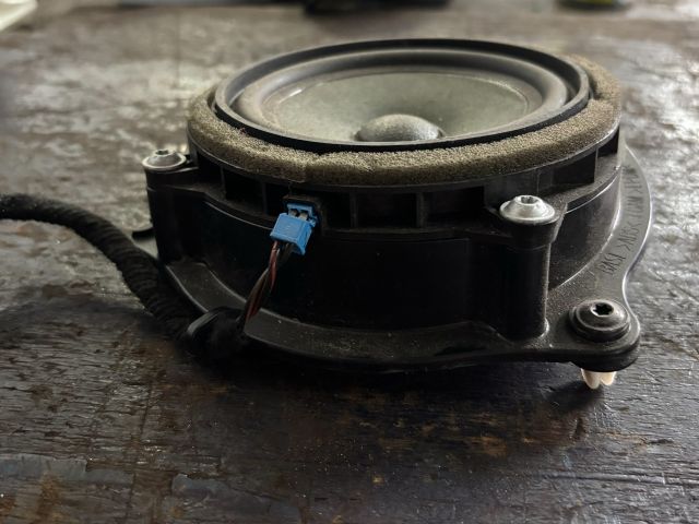 bontott BMW X1 Jobb első Hangszóró