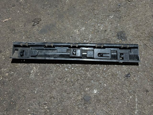 bontott BMW X1 Jobb első Küszöb Tartó