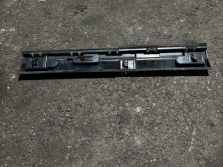 bontott BMW X1 Jobb első Küszöb Tartó