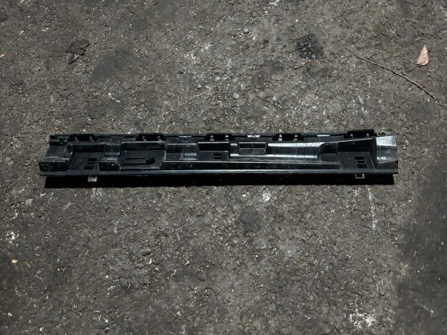 bontott BMW X1 Jobb első Küszöb Tartó