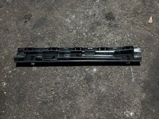 bontott BMW X1 Jobb első Küszöb Tartó