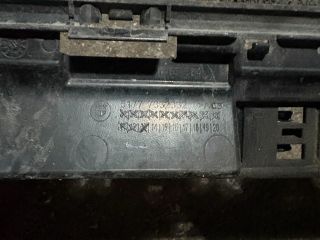 bontott BMW X1 Jobb első Küszöb Tartó