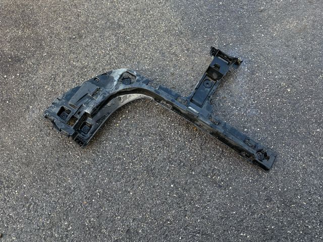 bontott BMW X1 Jobb első Oldal Lökhárító Tartó (Műanyag)