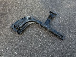 bontott BMW X1 Jobb első Oldal Lökhárító Tartó (Műanyag)