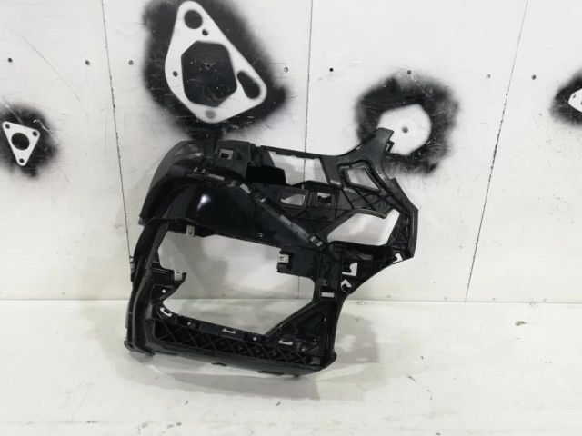 bontott BMW X1 Jobb első Oldal Lökhárító Tartó (Műanyag)