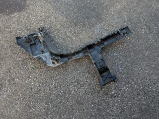 bontott BMW X1 Jobb első Oldal Lökhárító Tartó (Műanyag)