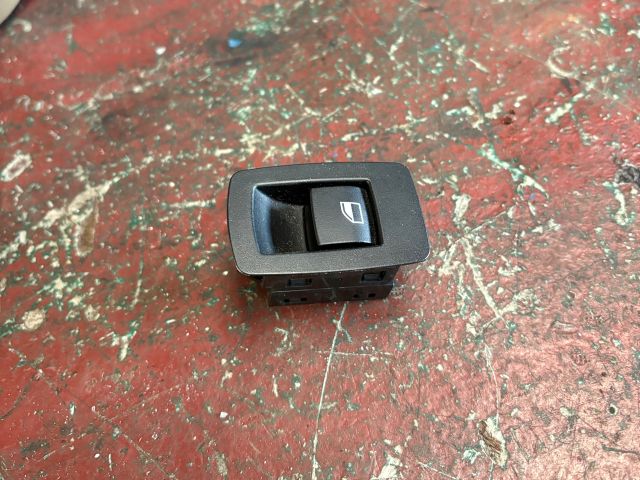 bontott BMW X1 Jobb hátsó Ablakemelő Kapcsoló