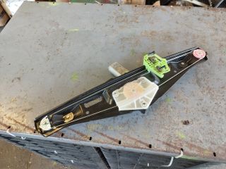 bontott BMW X1 Jobb hátsó Ablakemelő Szerkezet (Elektromos)