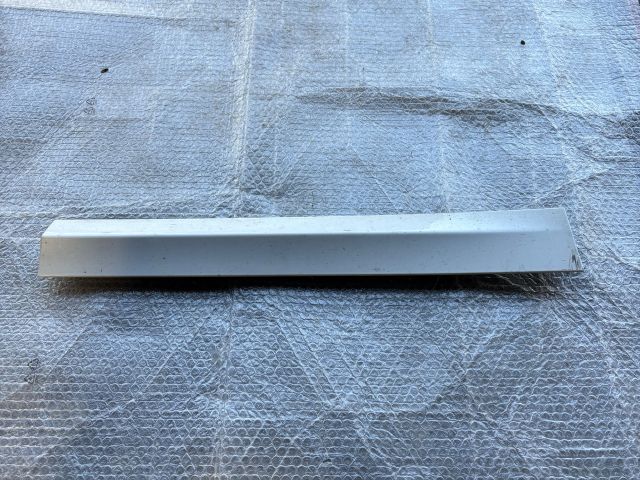 bontott BMW X1 Jobb hátsó Ajtó Díszléc