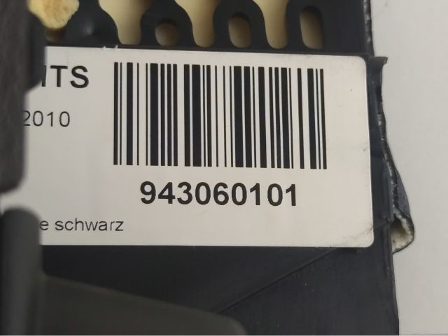 bontott BMW X1 Jobb hátsó Ajtó Kárpit Könyöklő