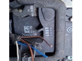 bontott BMW X1 Jobb hátsó Ajtózár