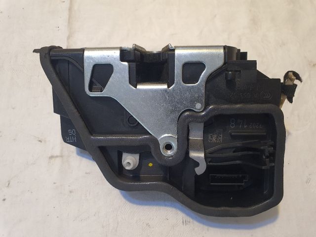 bontott BMW X1 Jobb hátsó Ajtózár