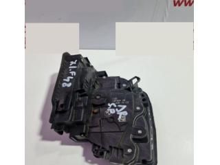 bontott BMW X1 Jobb hátsó Ajtózár