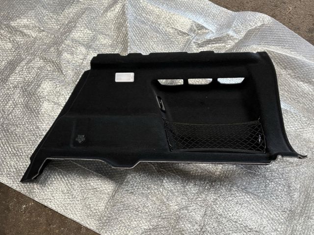 bontott BMW X1 Jobb hátsó Csomagtér Burkolat (Műanyag)
