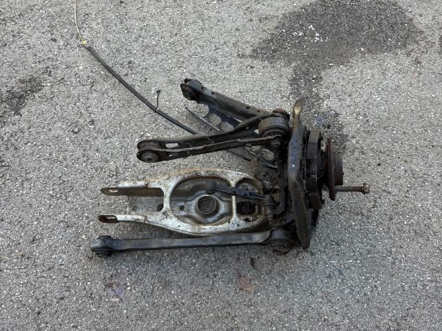 bontott BMW X1 Jobb hátsó Csonkállvány Kerékaggyal