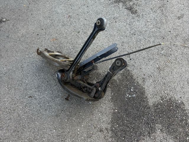 bontott BMW X1 Jobb hátsó Csonkállvány Kerékaggyal