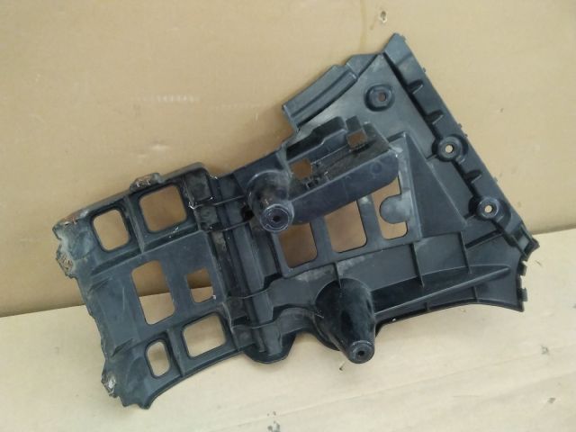 bontott BMW X1 Jobb hátsó Lökhárító Tartó (Műanyag)