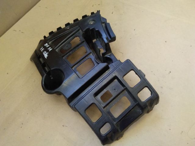 bontott BMW X1 Jobb hátsó Lökhárító Tartó (Műanyag)