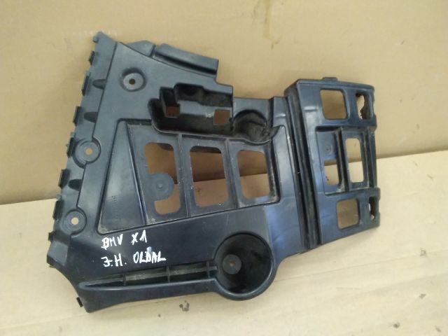 bontott BMW X1 Jobb hátsó Lökhárító Tartó (Műanyag)