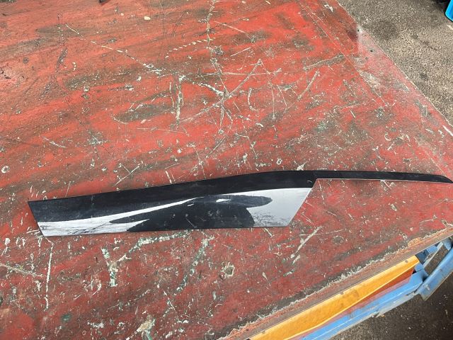 bontott BMW X1 Jobb Műszerfal Díszléc