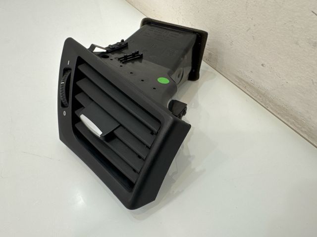 bontott BMW X1 Jobb Szellőző