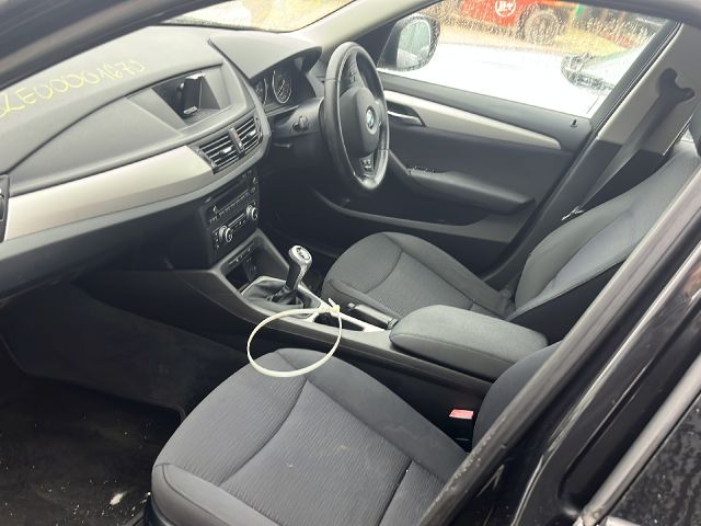 bontott BMW X1 Kalaptartó