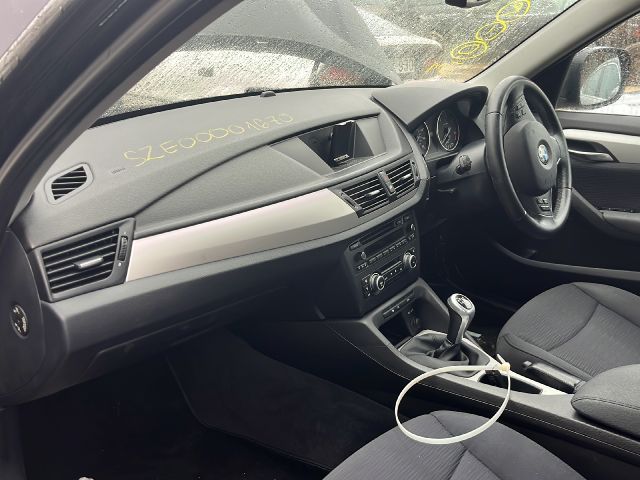 bontott BMW X1 Kalaptartó