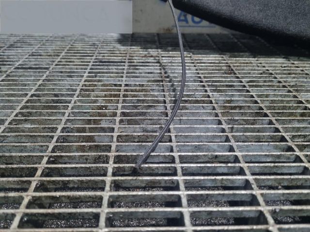 bontott BMW X1 Kalaptartó