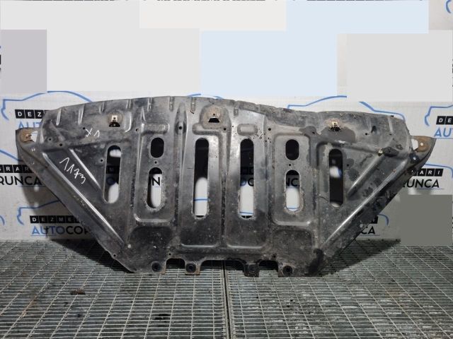 bontott BMW X1 Kartervédő