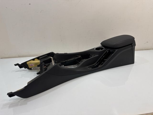 bontott BMW X1 Könyöklő