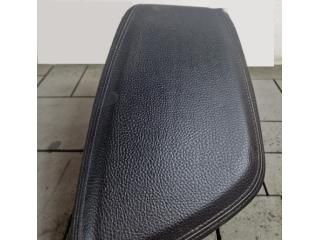 bontott BMW X1 Könyöklő