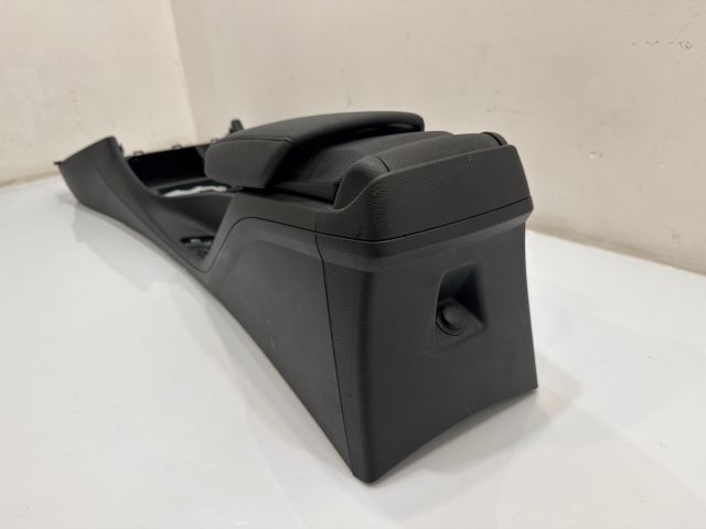 bontott BMW X1 Könyöklő