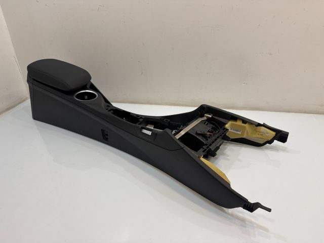 bontott BMW X1 Könyöklő