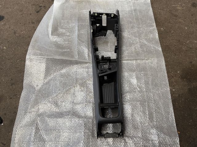 bontott BMW X1 Középkonzol Keret