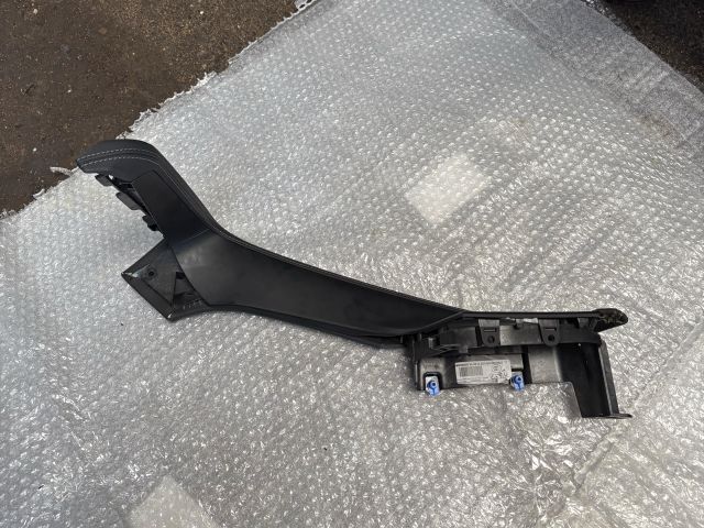 bontott BMW X1 Középkonzol Keret