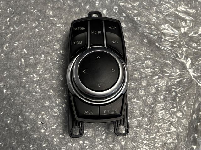 bontott BMW X1 Középkonzol Vezérlő Panel