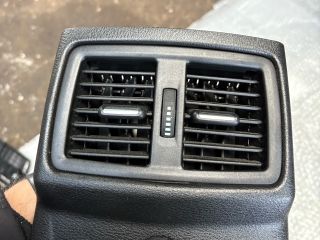 bontott BMW X1 Középső Szellőző