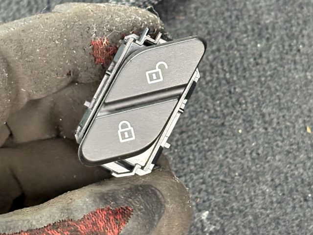 bontott BMW X1 Központizár Kapcsoló