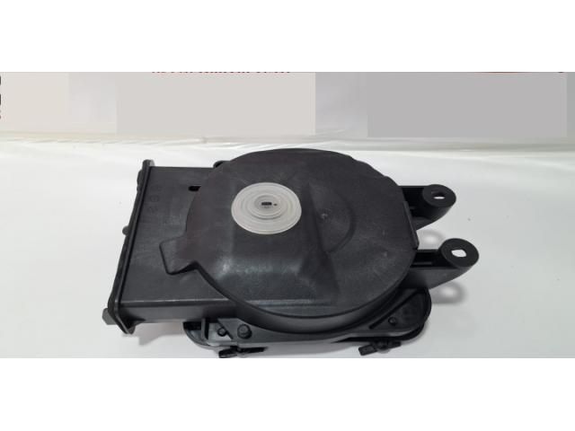 bontott BMW X1 Mélynyomó Hangszóró