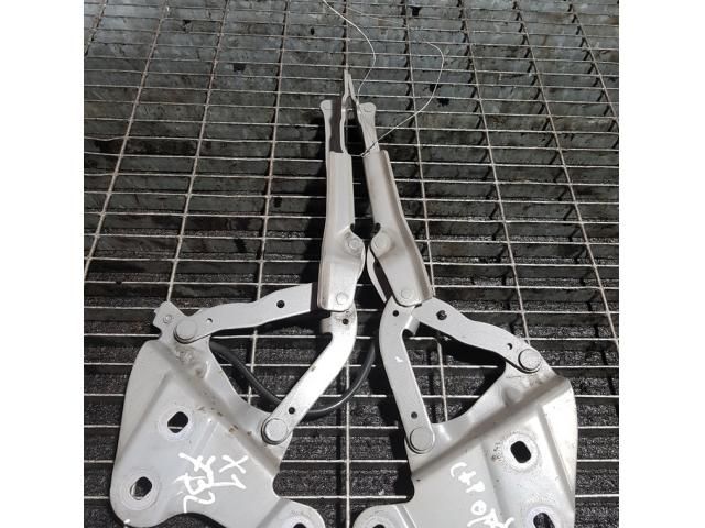 bontott BMW X1 Motorháztető Zsanér Pár