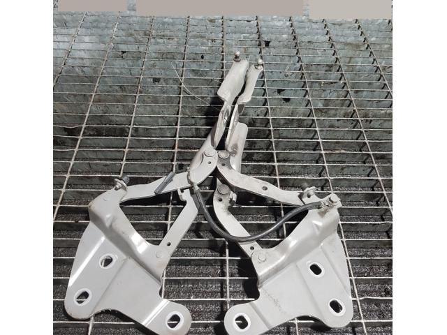 bontott BMW X1 Motorháztető Zsanér Pár