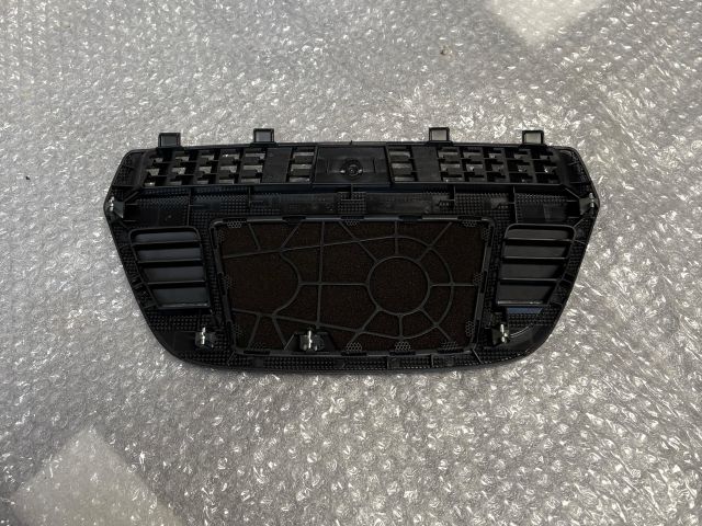 bontott BMW X1 Műszerfal Középső Hangszóró Burkolat